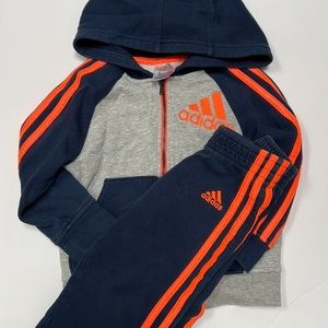 Adidas sweatshirt and matching pants track suit 2T